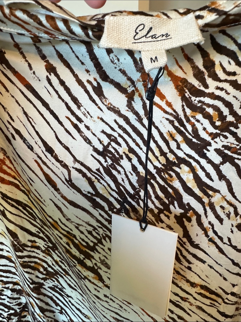 Elan neutral Sahara midi skirt side zip with slit - Picture 2 of 3